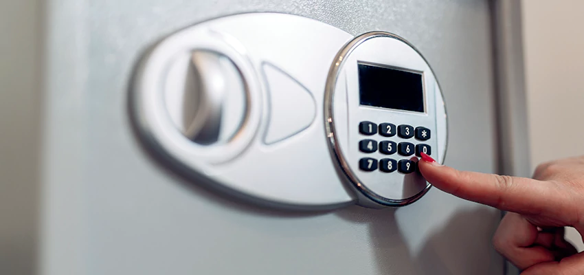 Jewelry Safe Cracking in Vista, California